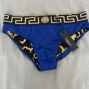 Versace Swim Briefs 
Brand New
100% Authentic
Size 5 (M)